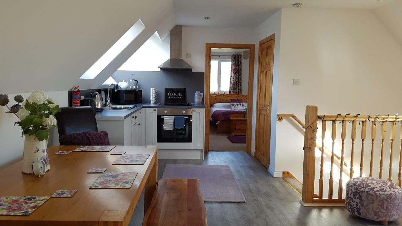 An Cois Na H-Aibhne Apartamento Skeabost Exterior foto